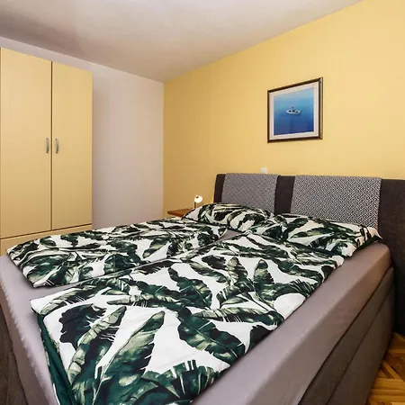 1 Bedroom In Okrug Gornji 아파트 트로기르