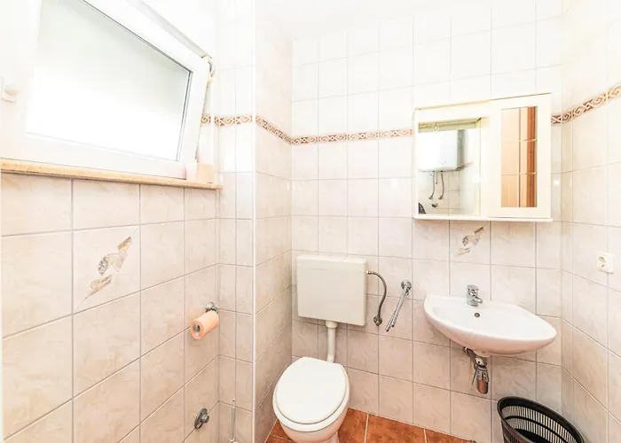 Awesome In Okrug Gornji Apartment