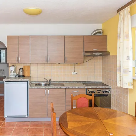 Апартаменты Awesome In Okrug Gornji Трогир