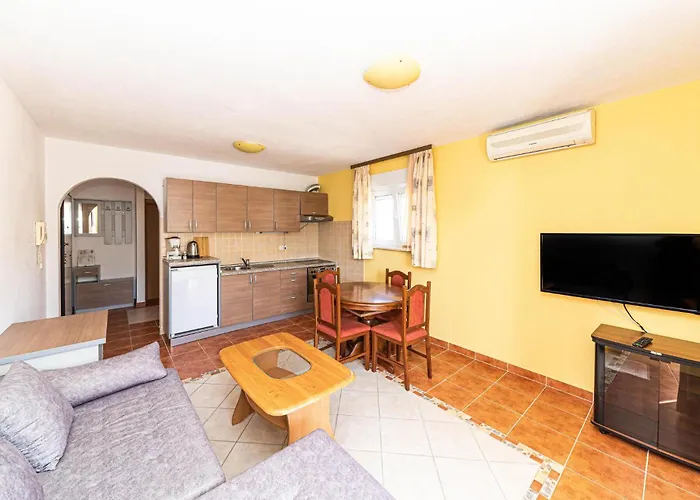 Awesome In Okrug Gornji Apartment Trogir