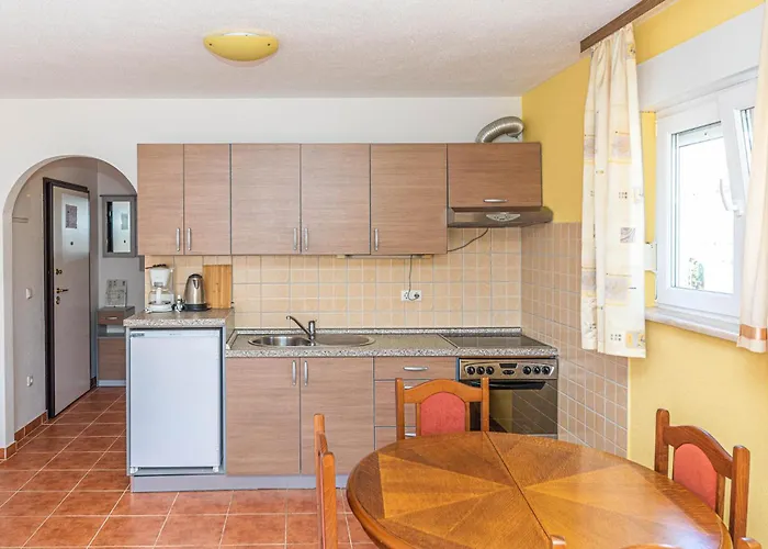 Apartment Awesome In Okrug Gornji Trogir