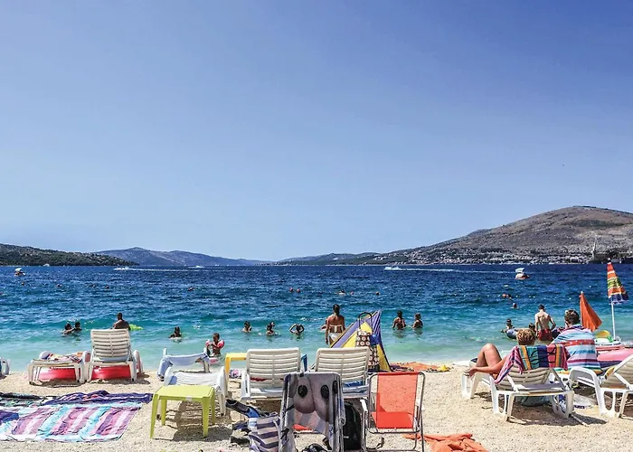 Awesome In Okrug Gornji Trogir