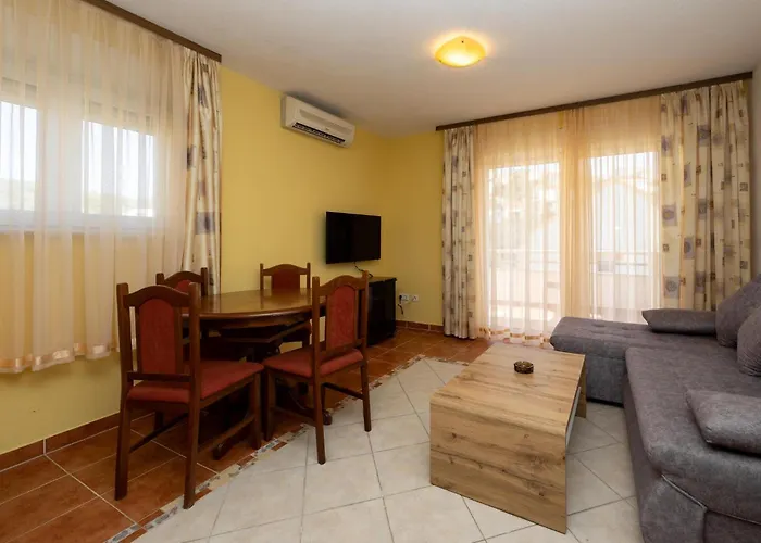 Awesome In Okrug Gornji * Trogir