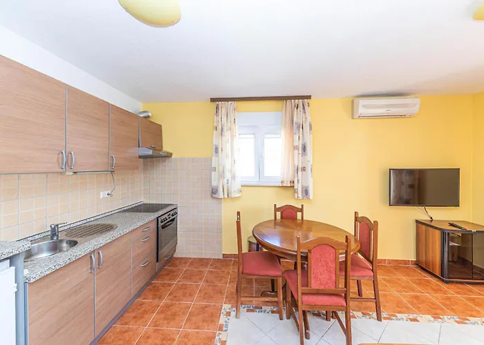 Awesome In Okrug Gornji Trogir